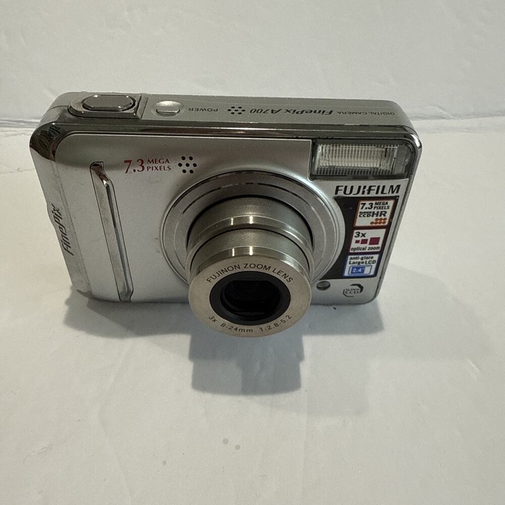 Fujifilm FinePix A Series A700 7.3MP Digital Compact Camera Silver *TESTED*